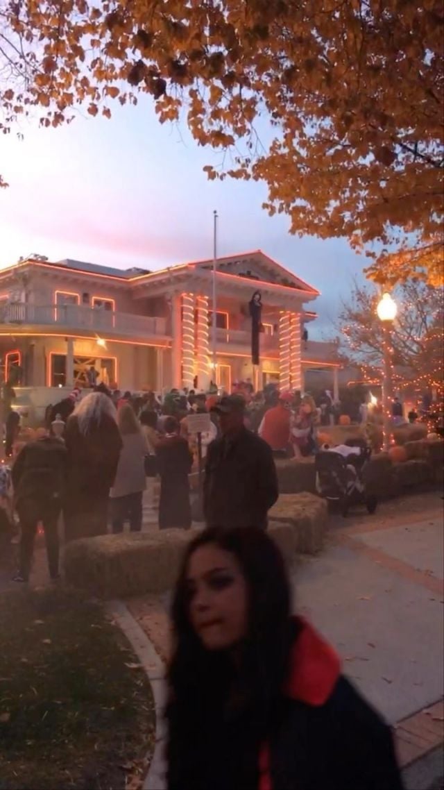 Did you know well over 2000 trick or treaters come to the Governor’s Mansion every Halloween to trick or treat and even more wander the streets of the Historic West Side?The houses go all out and it’s an absolute blast. We hope you have a wonderful and safe Halloween this year in the capital city! 👻🎃💀